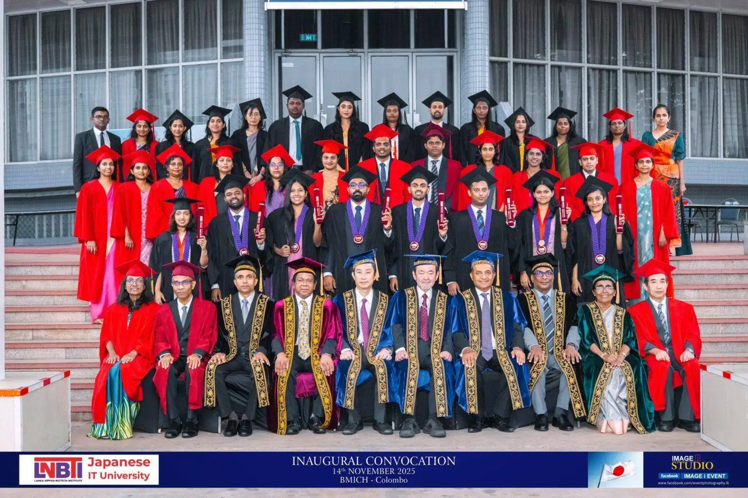 A group photo of BSc (Hons) in Computing students, the inaugural graduating batch of students, accompanied with the team of academics at LNBTI.